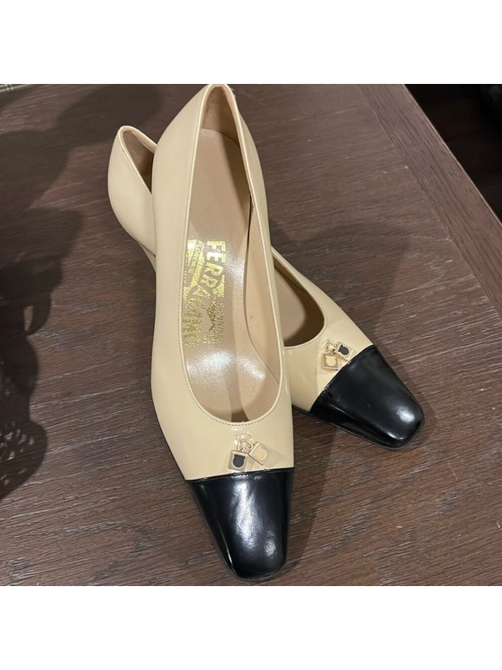 NWOB Salvatore Ferragamo Classic heels, size 4